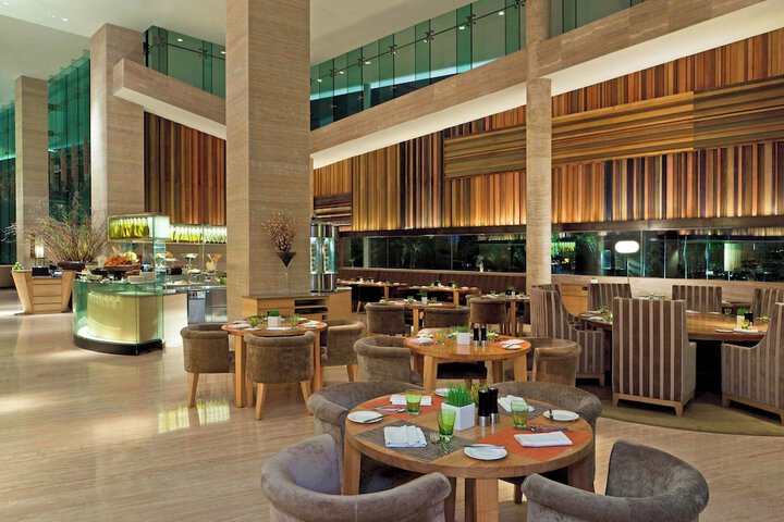 Dining 92 of 156
