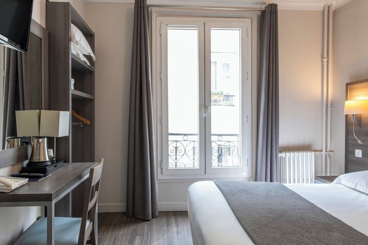 Room 2 of 20