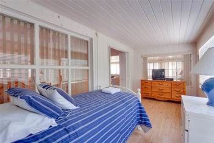 Room 17 of 31