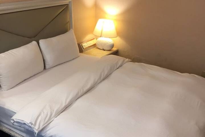 Room 8 of 35