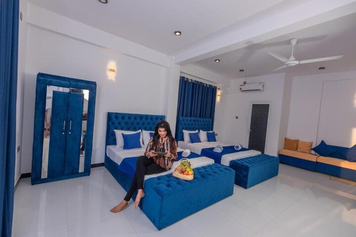 Room 6 of 19