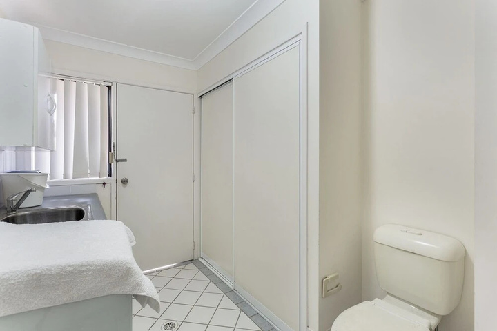 Room 4 of 14