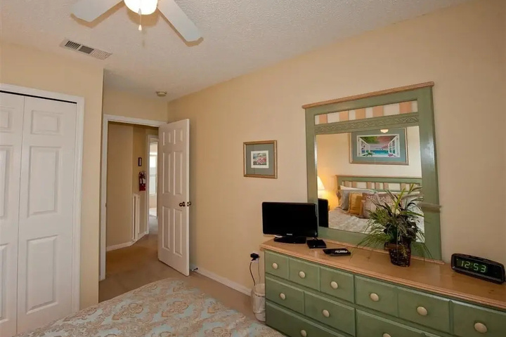 Room 4 of 22