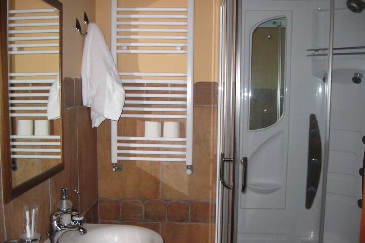 Room 12 of 31