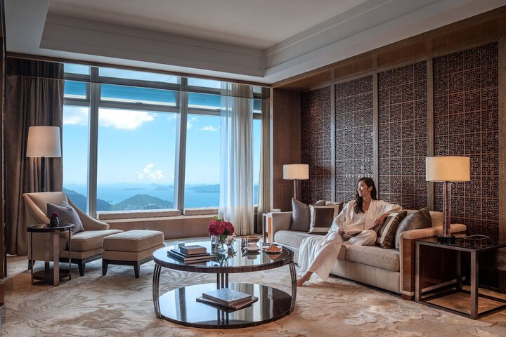 Room 42 of 145