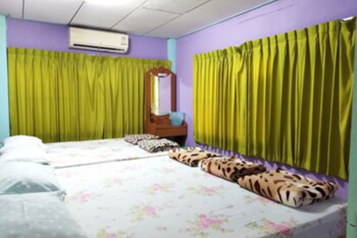 Room 32 of 50