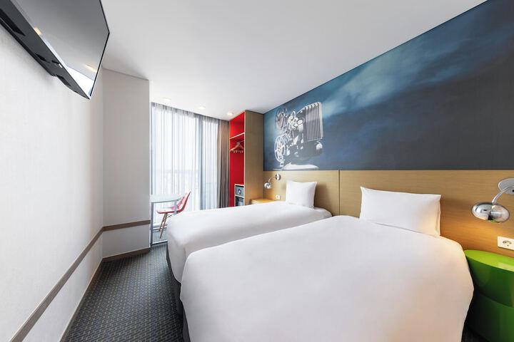 Room 10 of 45