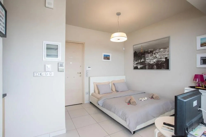Room 2 of 14