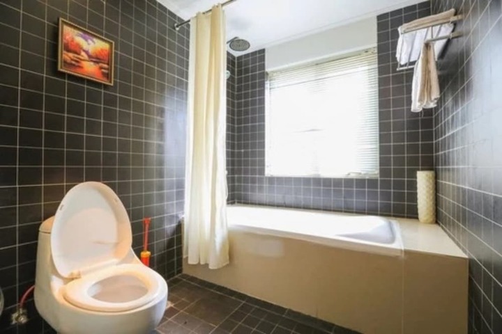 Room 15 of 24
