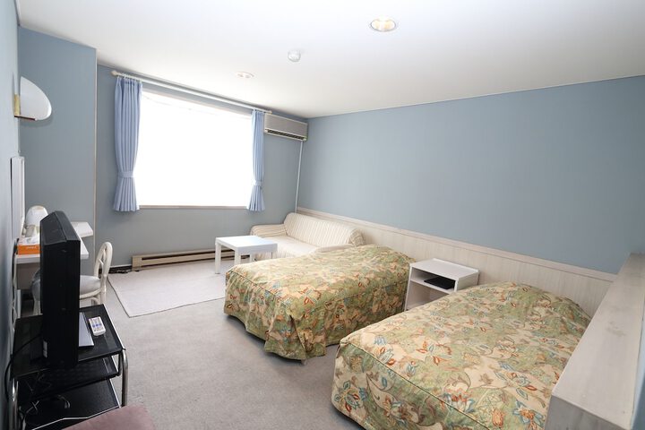 Room 5 of 21