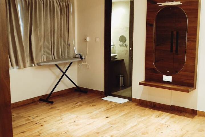 Room 16 of 27