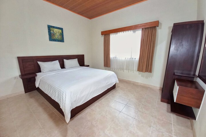 Room 6 of 25