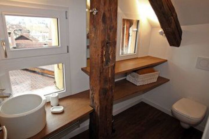 Room 4 of 17