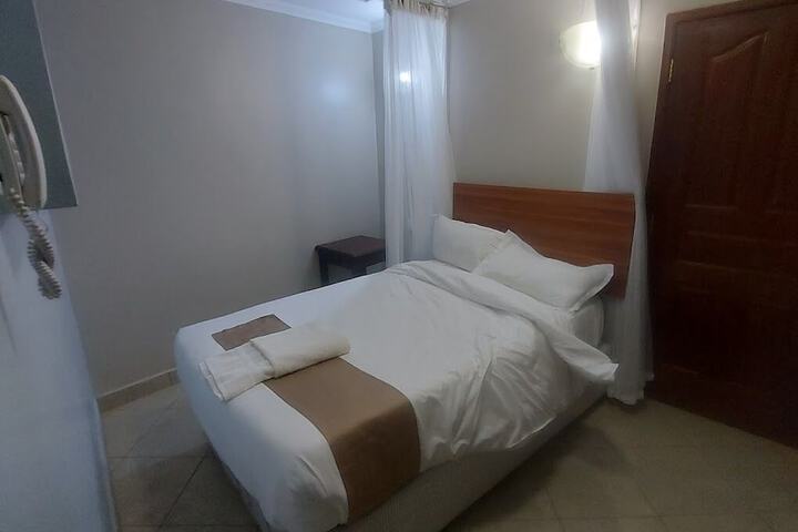 Room 25 of 60