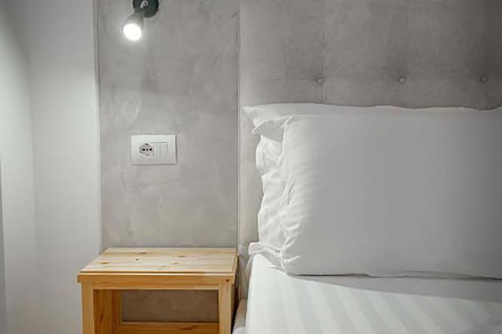 Room 18 of 141