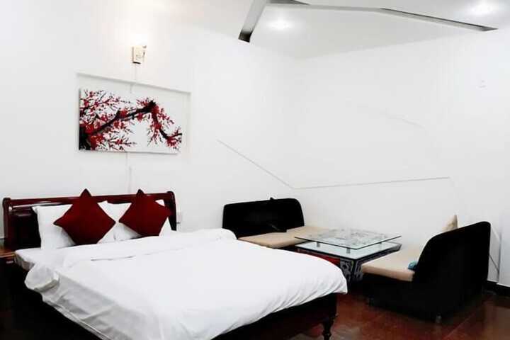 Room 16 of 48