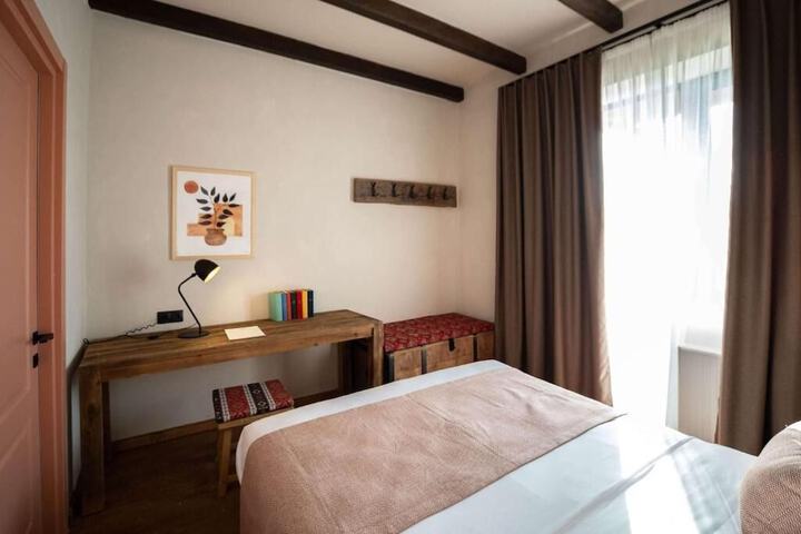 Room 27 of 72