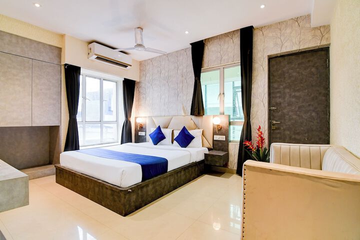 Room 9 of 15