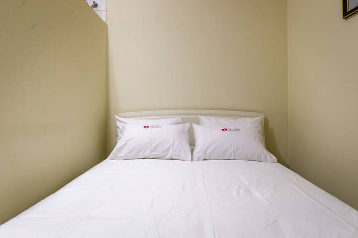 Room 35 of 69