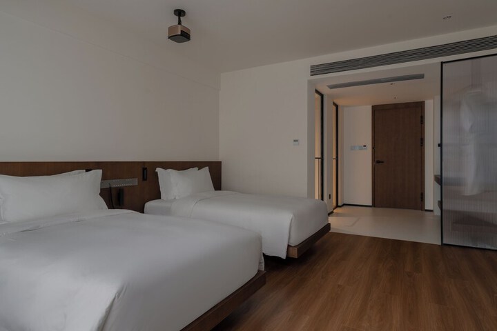 Room 37 of 86