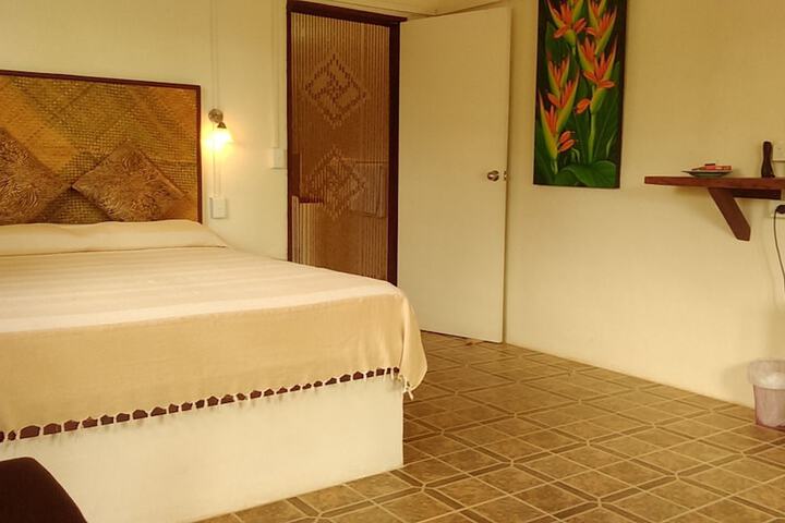 Room 4 of 7