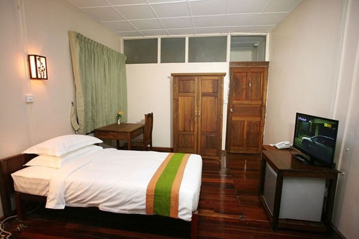 Room 5 of 24