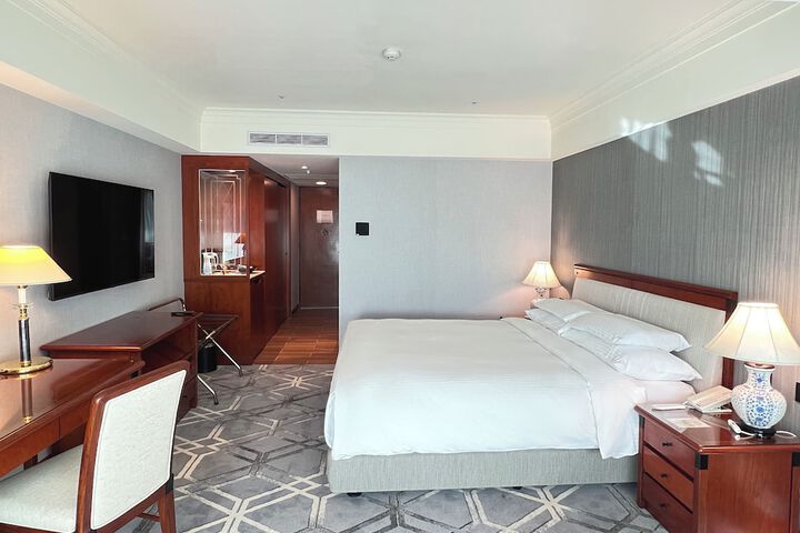 Room 25 of 93