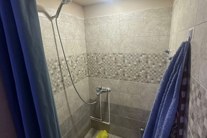 Room 8 of 11
