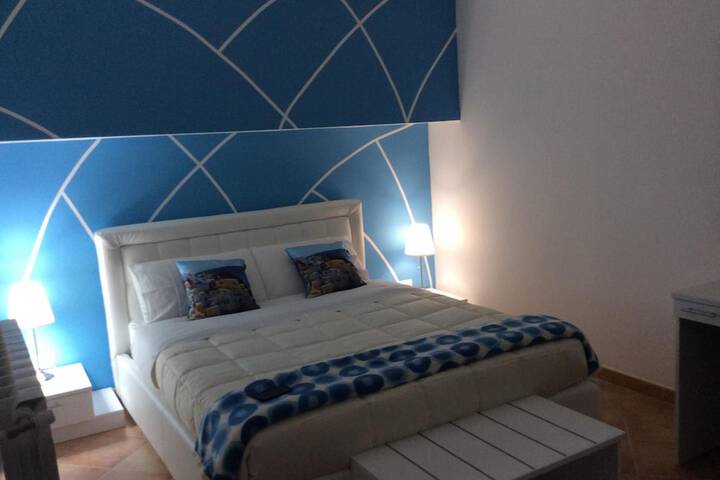 Room 6 of 36