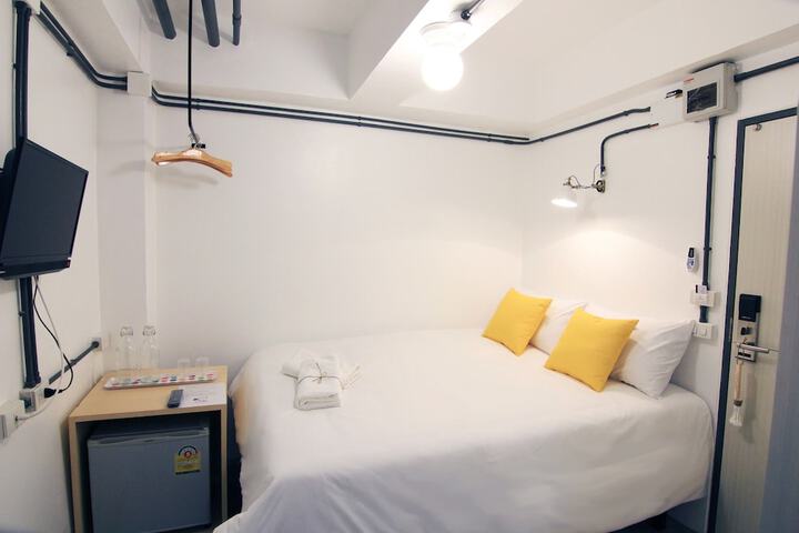 Room 9 of 50