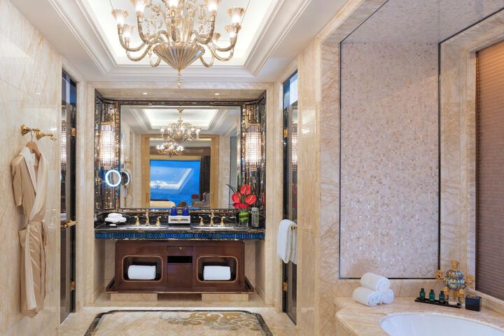 Room 51 of 88