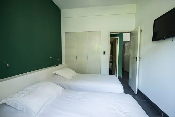 Room 13 of 146