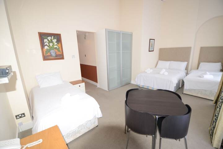 Room 101 of 371