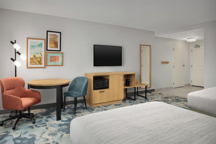 Room 13 of 77