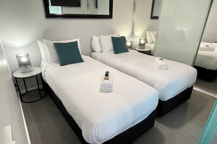 Room 2 of 25