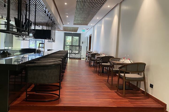Lounge 92 of 117