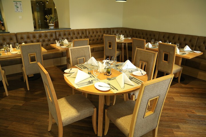 Dining 48 of 117