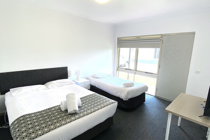 Room 11 of 36