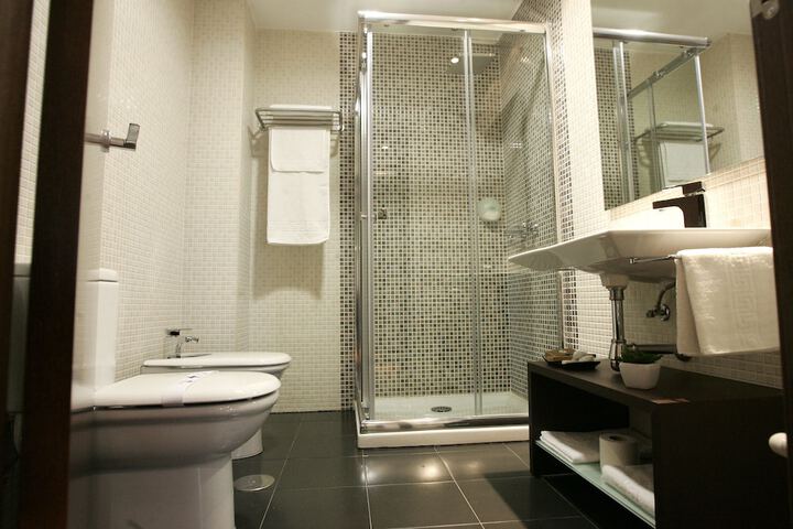 Room 13 of 24