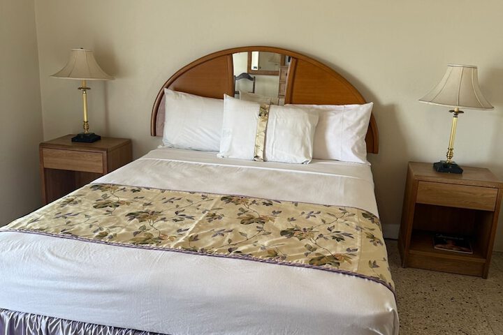 Room 14 of 36