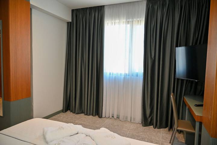 Room 8 of 207