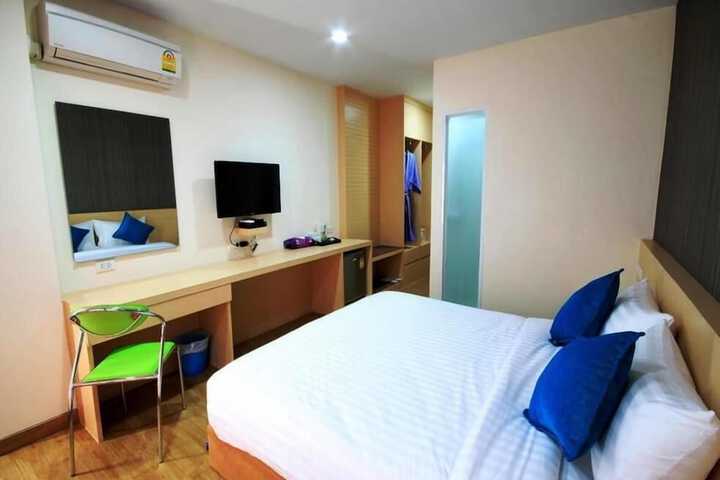 Room 21 of 42