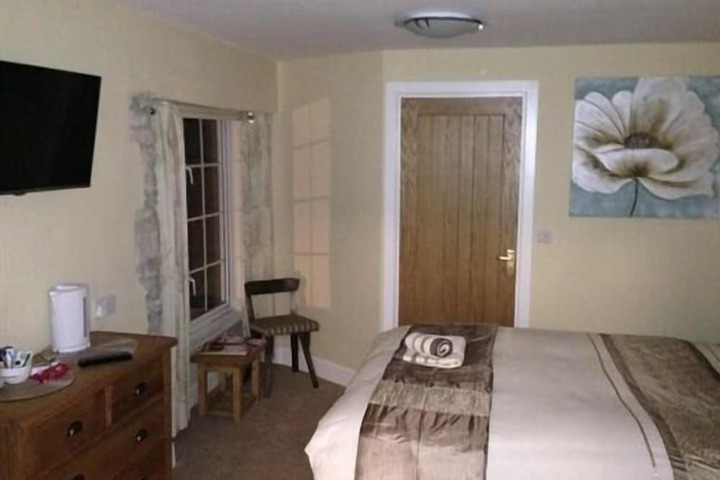 Room 6 of 19