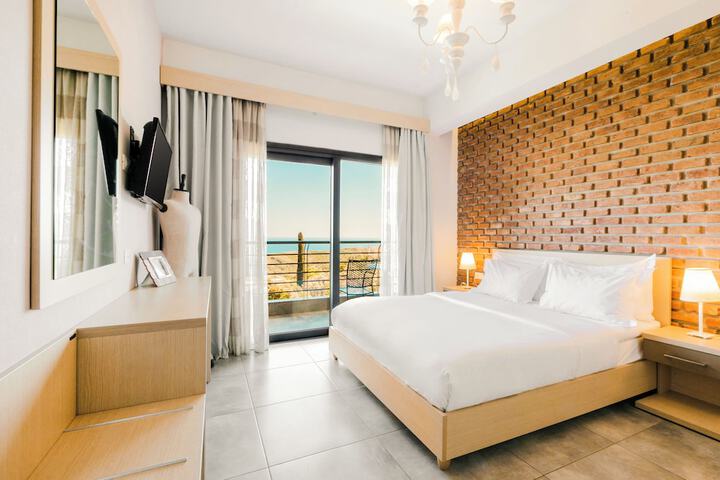Room 25 of 97