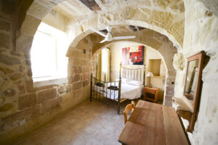 Room 30 of 80