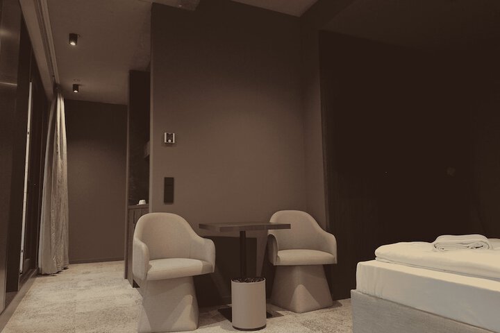 Room 53 of 116