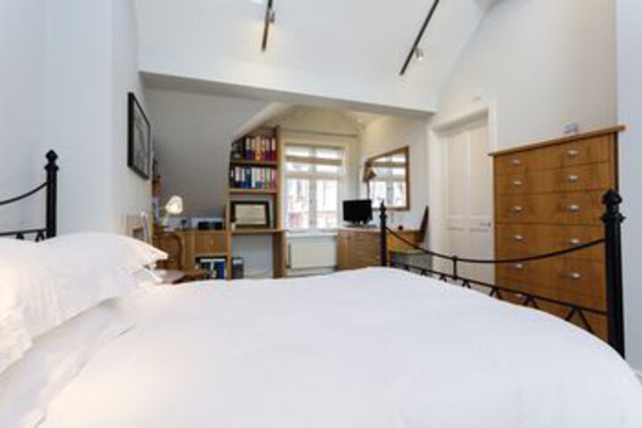 Room 12 of 23