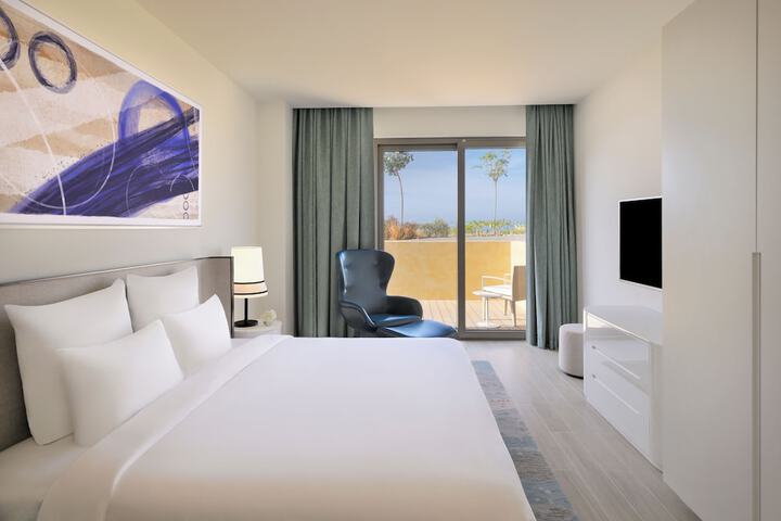 Room 14 of 115
