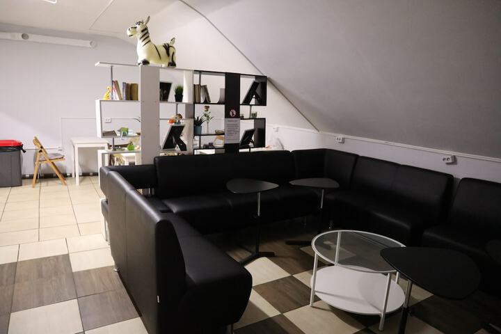 Room 10 of 38