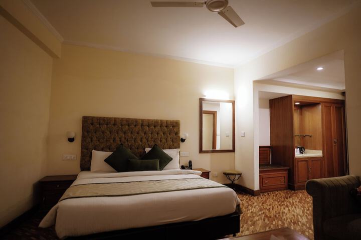 Room 38 of 113